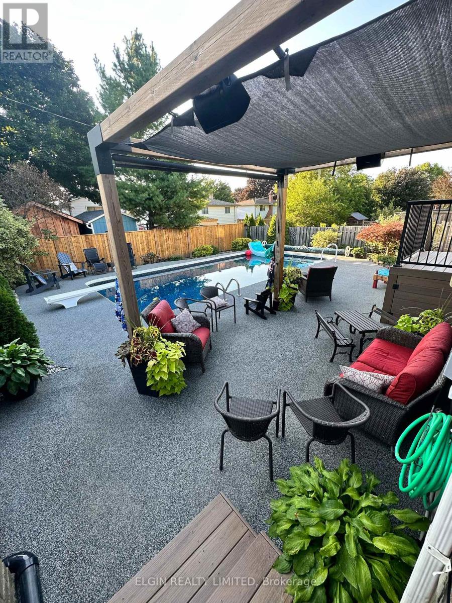 39 Luton Crescent, St. Thomas, Ontario  N5R 5J9 - Photo 10 - X12690692