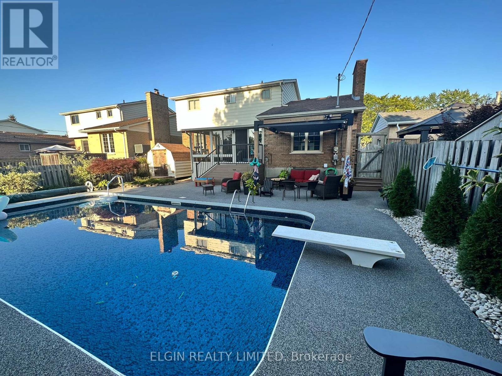 39 Luton Crescent, St. Thomas, Ontario  N5R 5J9 - Photo 13 - X12690692