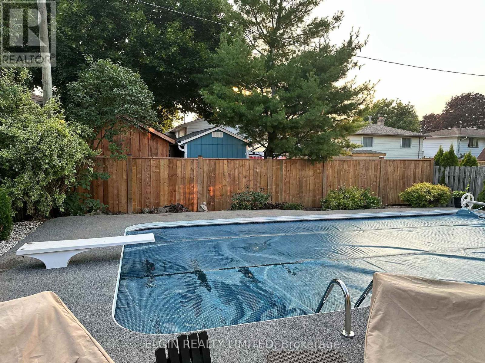 39 Luton Crescent, St. Thomas, Ontario  N5R 5J9 - Photo 16 - X12690692