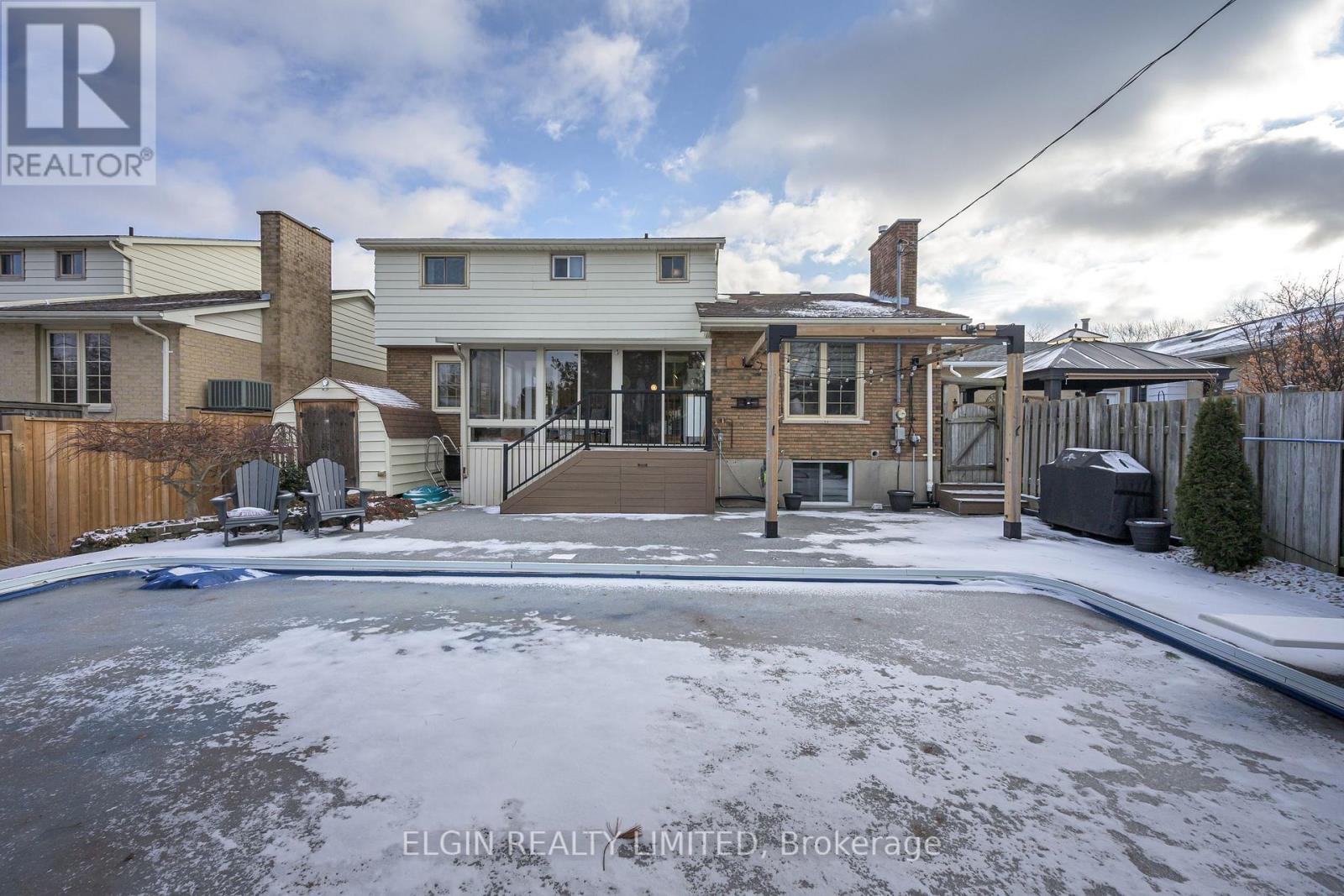 39 Luton Crescent, St. Thomas, Ontario  N5R 5J9 - Photo 6 - X12690692