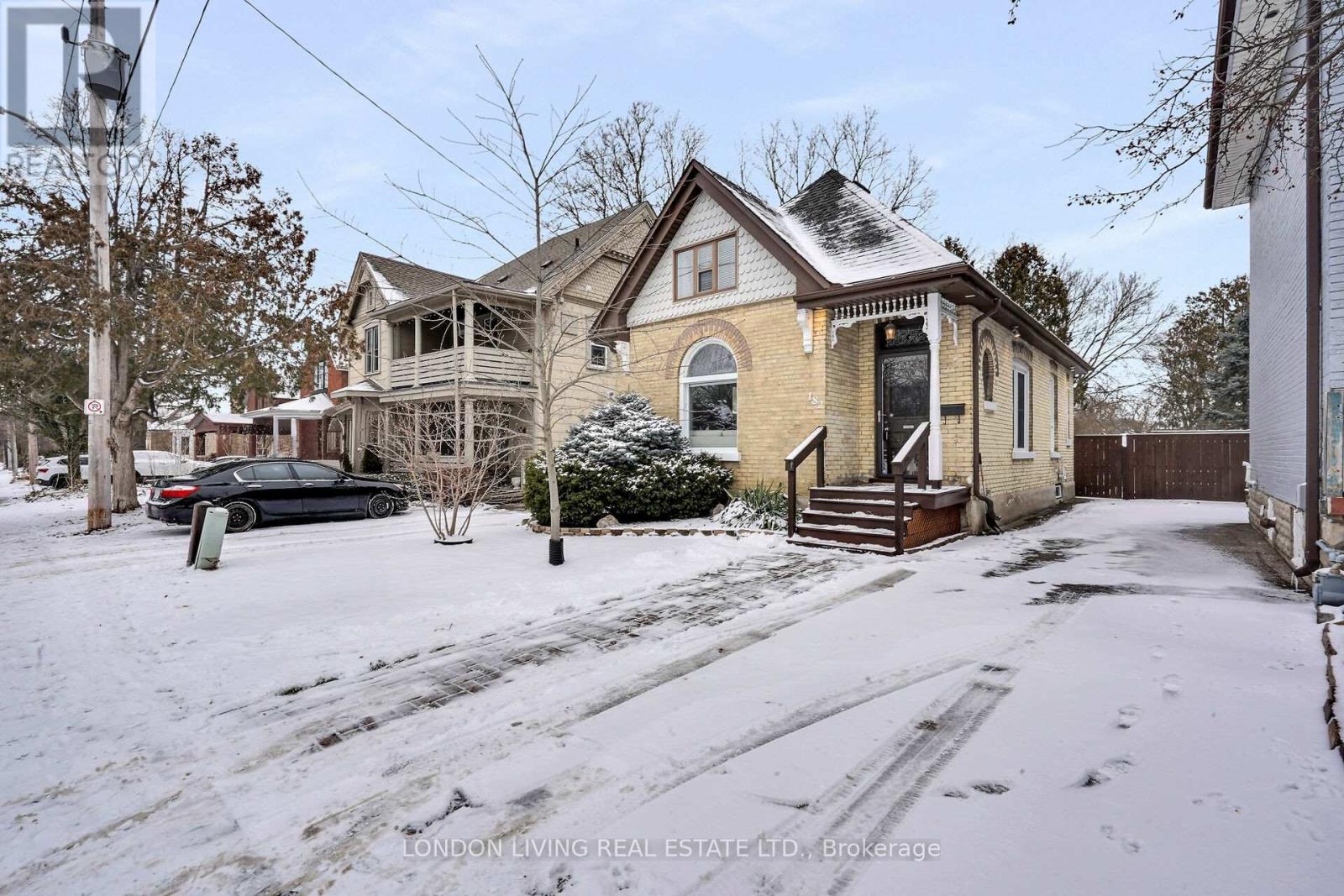 182 Briscoe Street E, London South, Ontario  N6C 1X3 - Photo 2 - X12690768