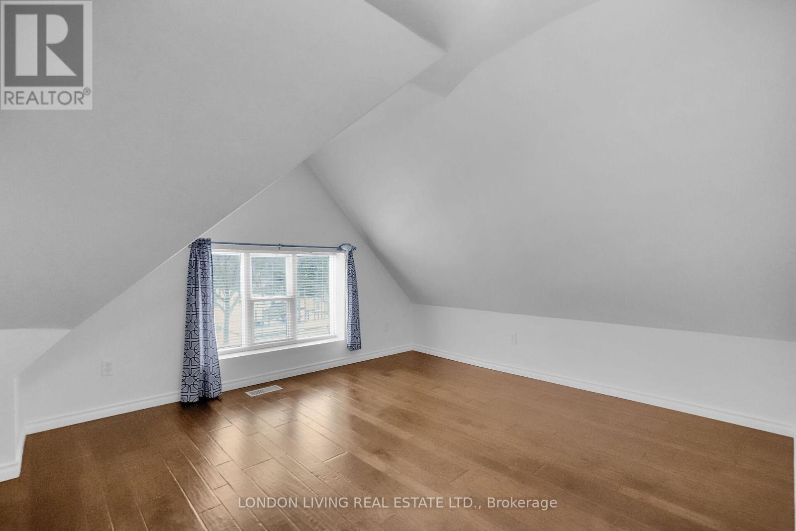 182 Briscoe Street E, London South, Ontario  N6C 1X3 - Photo 26 - X12690768