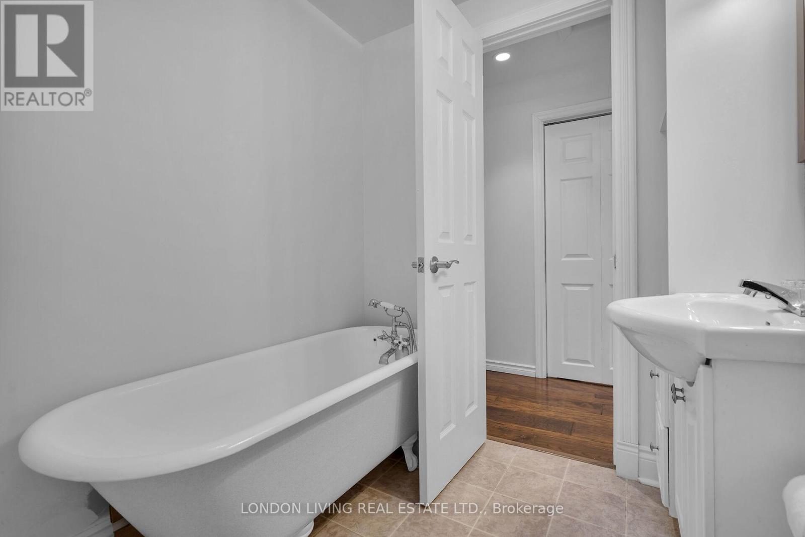 182 Briscoe Street E, London South, Ontario  N6C 1X3 - Photo 33 - X12690768