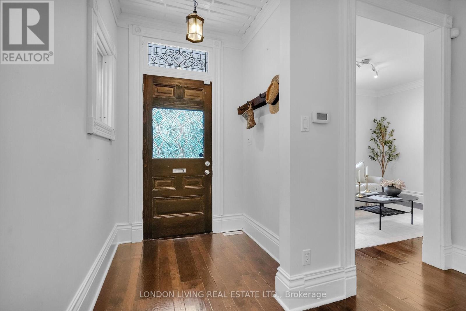 182 Briscoe Street E, London South, Ontario  N6C 1X3 - Photo 4 - X12690768