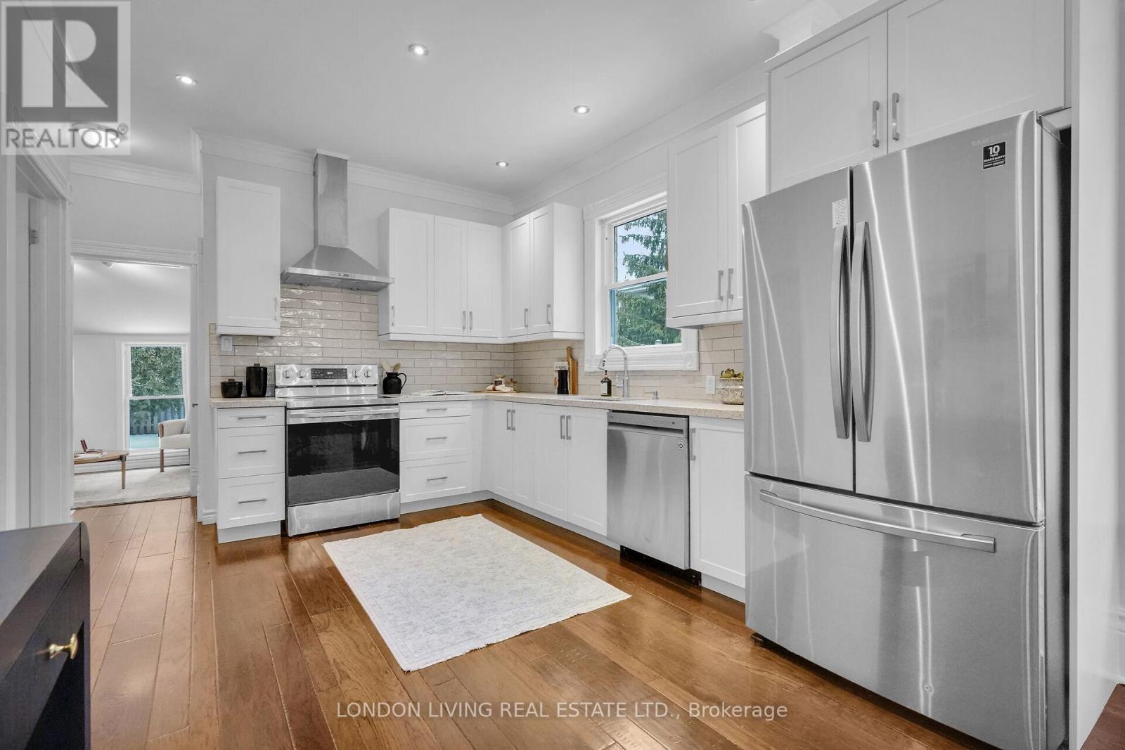 182 Briscoe Street E, London South, Ontario  N6C 1X3 - Photo 7 - X12690768