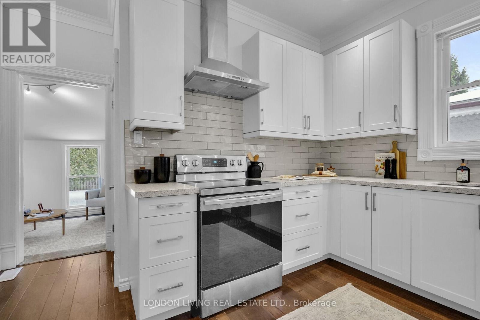 182 Briscoe Street E, London South, Ontario  N6C 1X3 - Photo 9 - X12690768