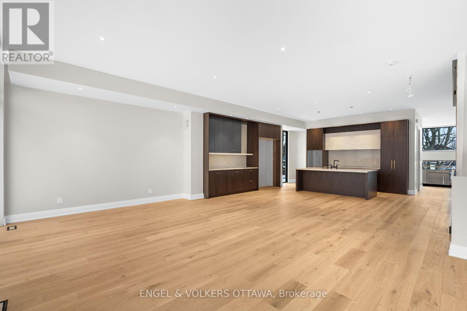 579 Melbourne Avenue, Ottawa, Ontario  K2A 1W7 - Photo 12 - X12690566