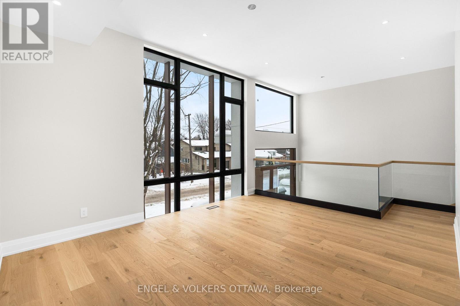 579 Melbourne Avenue, Ottawa, Ontario  K2A 1W7 - Photo 14 - X12690566