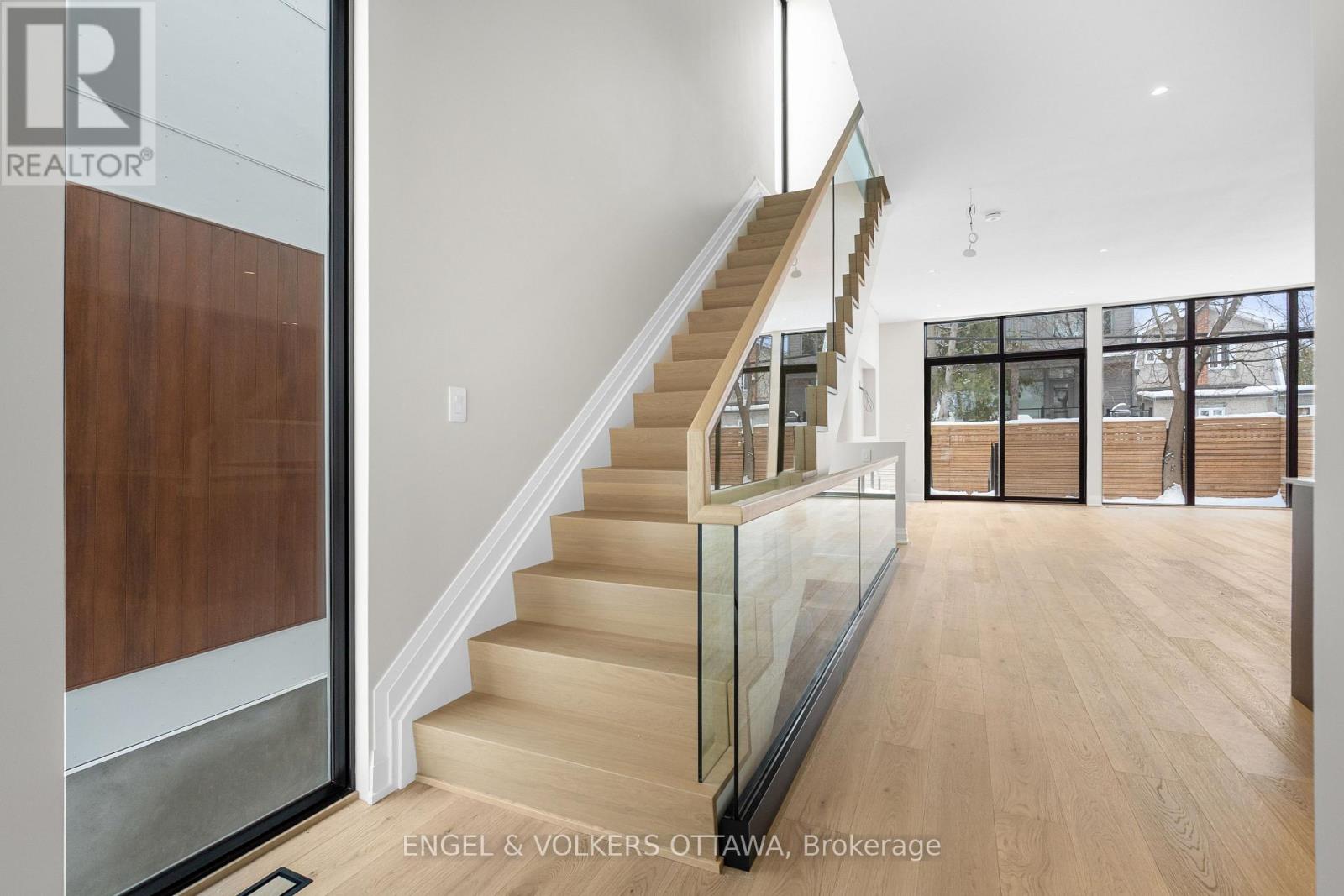 579 Melbourne Avenue, Ottawa, Ontario  K2A 1W7 - Photo 17 - X12690566