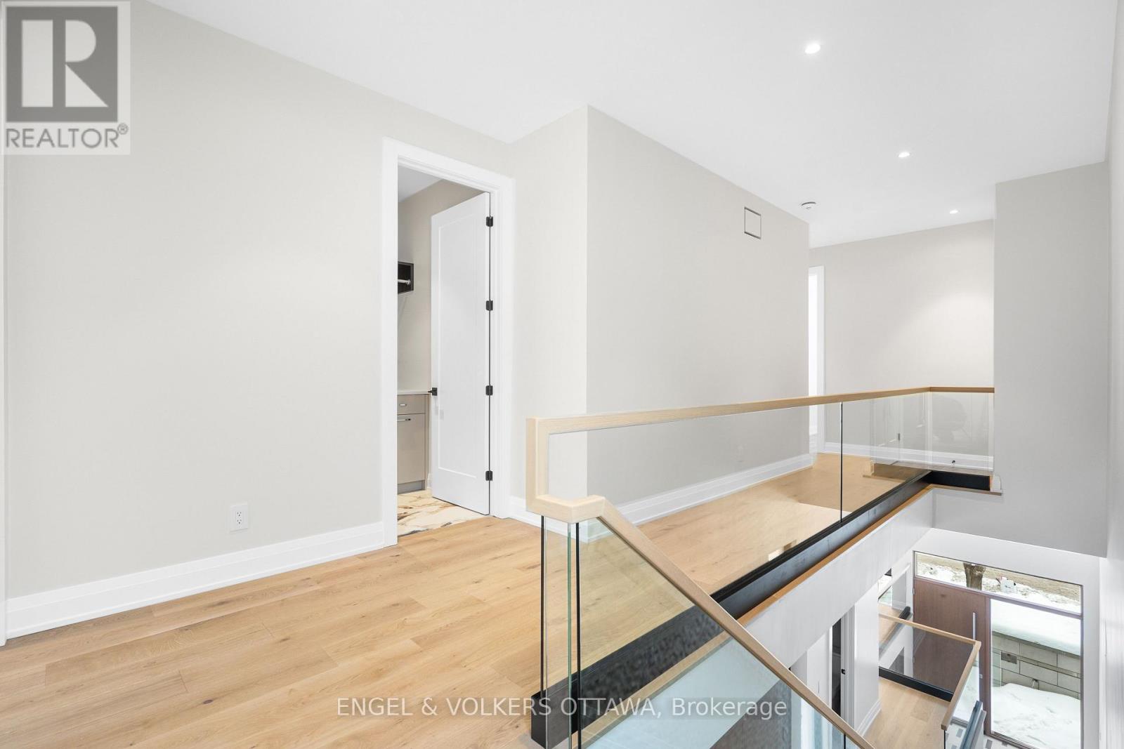 579 Melbourne Avenue, Ottawa, Ontario  K2A 1W7 - Photo 18 - X12690566