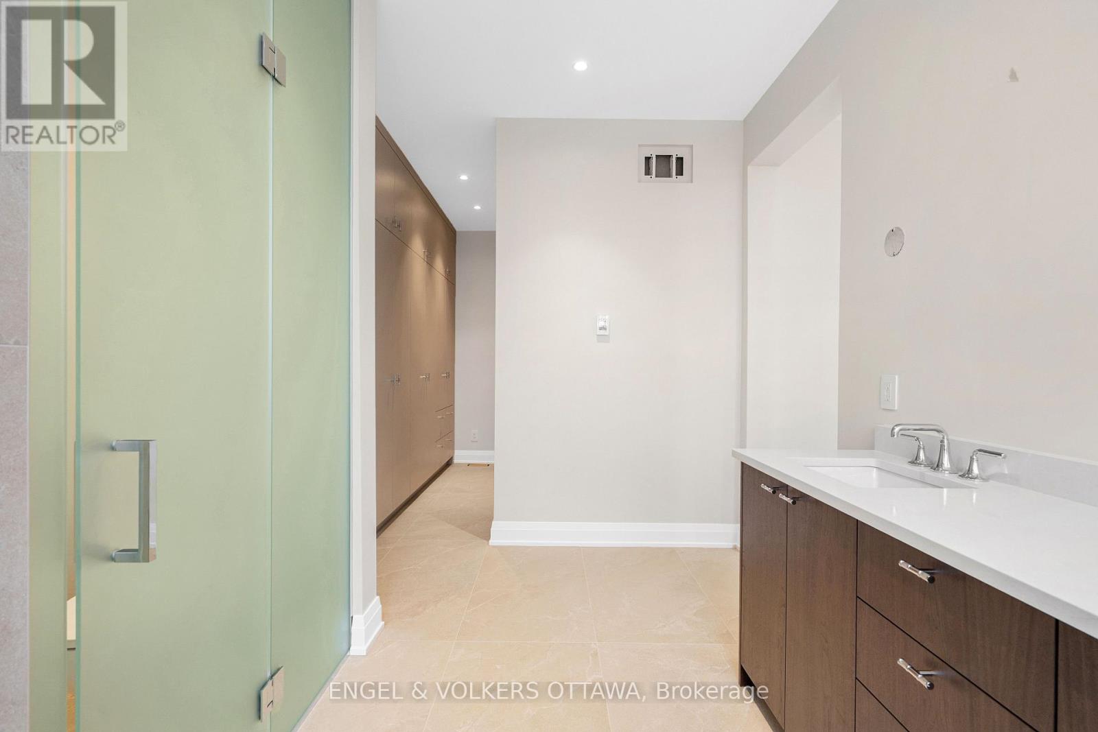 579 Melbourne Avenue, Ottawa, Ontario  K2A 1W7 - Photo 22 - X12690566