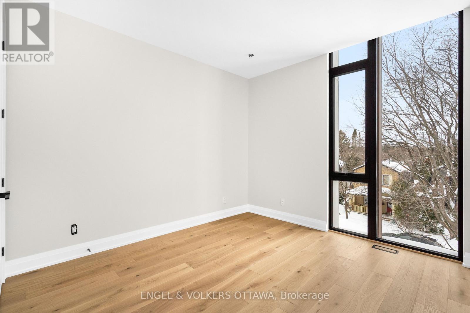 579 Melbourne Avenue, Ottawa, Ontario  K2A 1W7 - Photo 26 - X12690566