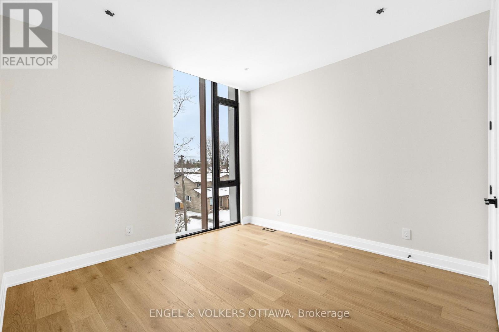 579 Melbourne Avenue, Ottawa, Ontario  K2A 1W7 - Photo 27 - X12690566