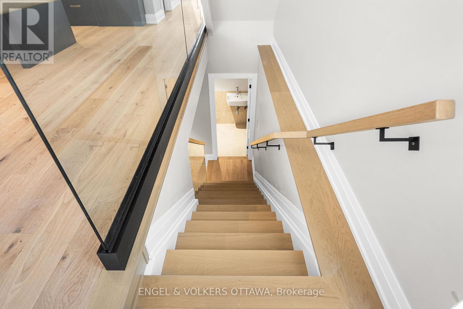 579 Melbourne Avenue, Ottawa, Ontario  K2A 1W7 - Photo 30 - X12690566