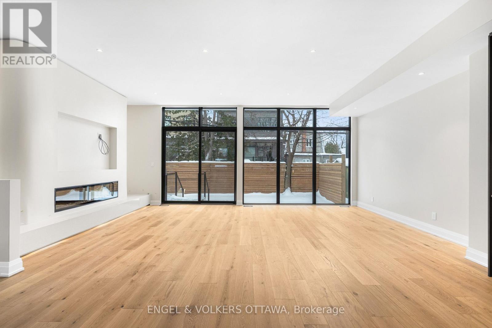 579 Melbourne Avenue, Ottawa, Ontario  K2A 1W7 - Photo 7 - X12690566