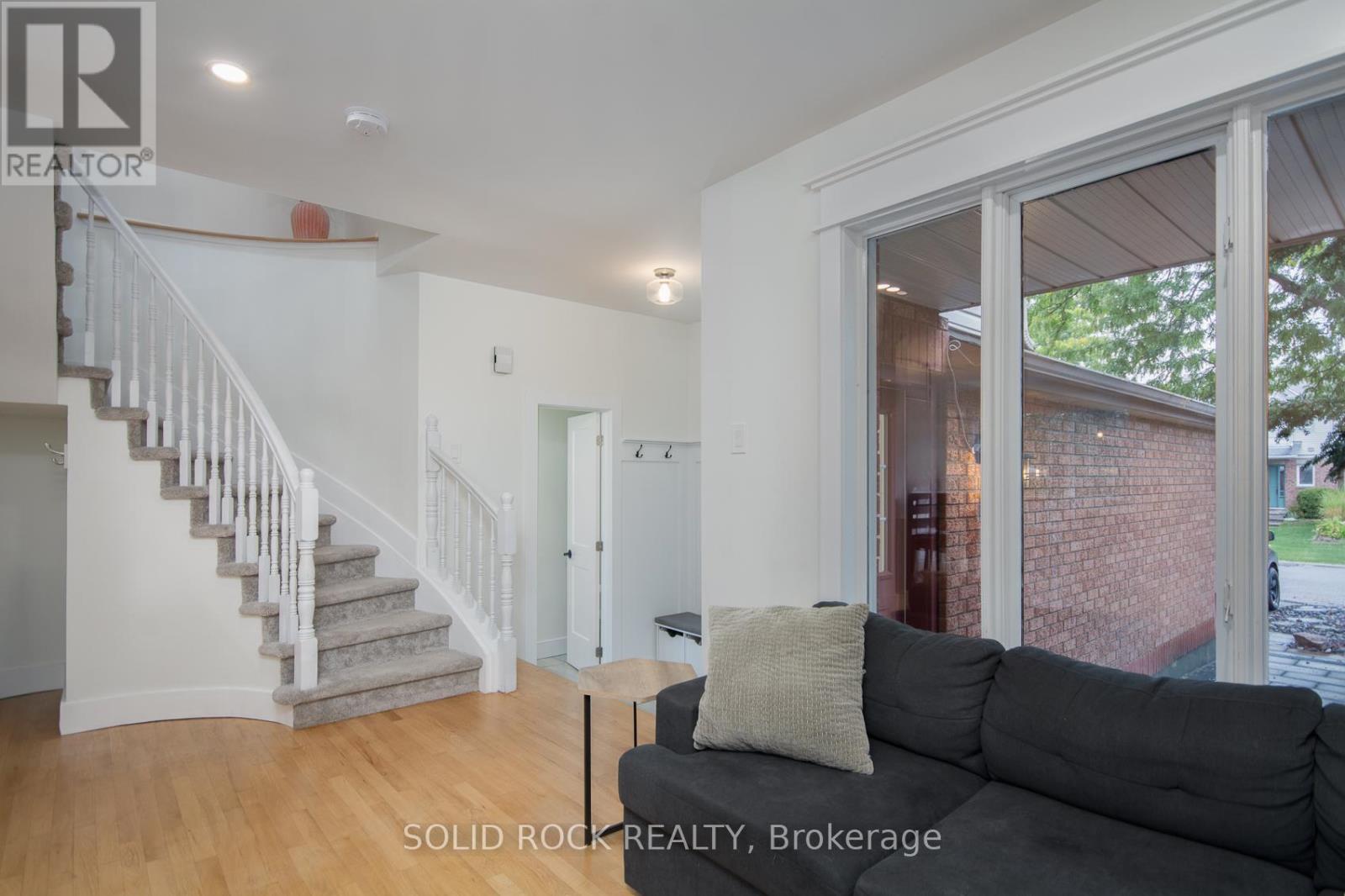 119 Kincardine Drive, Ottawa, Ontario  K2V 1B1 - Photo 7 - X12690606