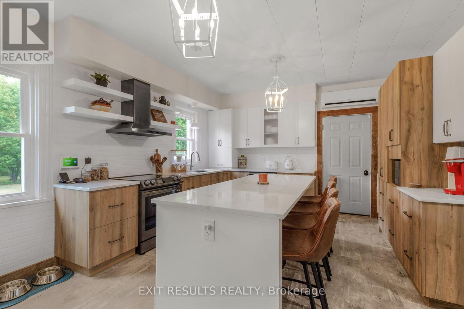 17980 Macleod Road, North Stormont, Ontario  K0C 1T0 - Photo 5 - X12690704