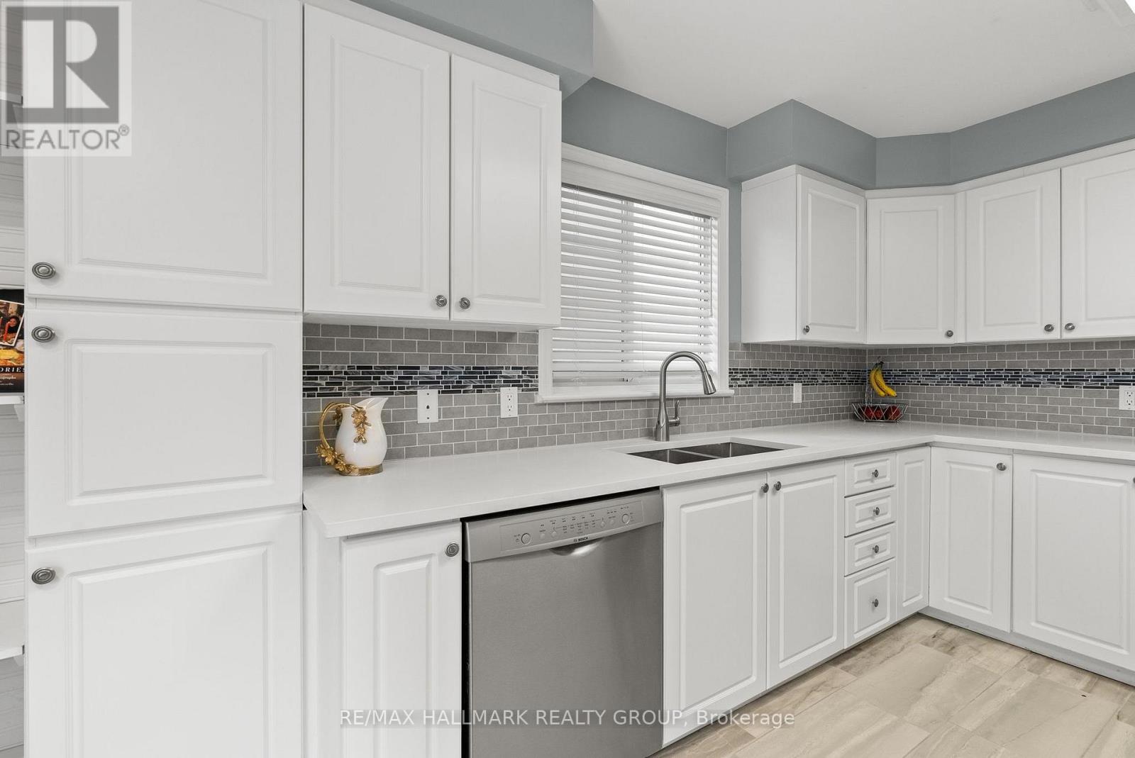 9 New Deighton Crescent, Ottawa, Ontario  K2G 6H7 - Photo 23 - X12690728