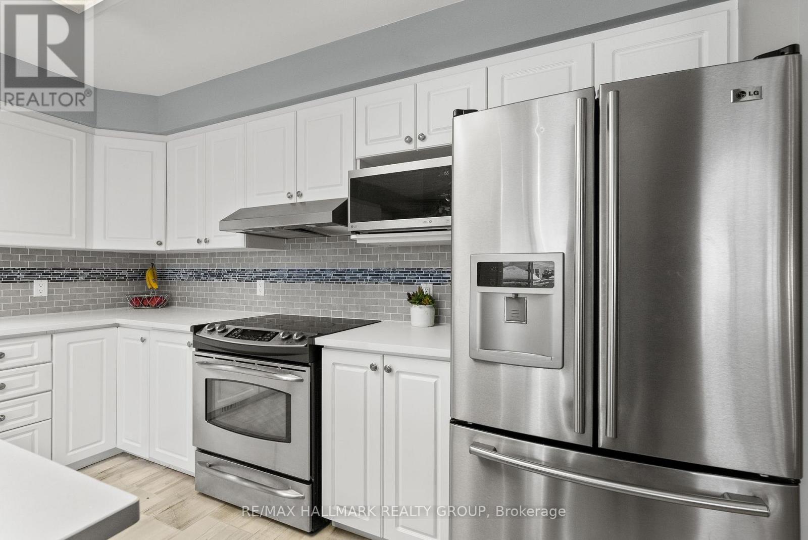 9 New Deighton Crescent, Ottawa, Ontario  K2G 6H7 - Photo 25 - X12690728