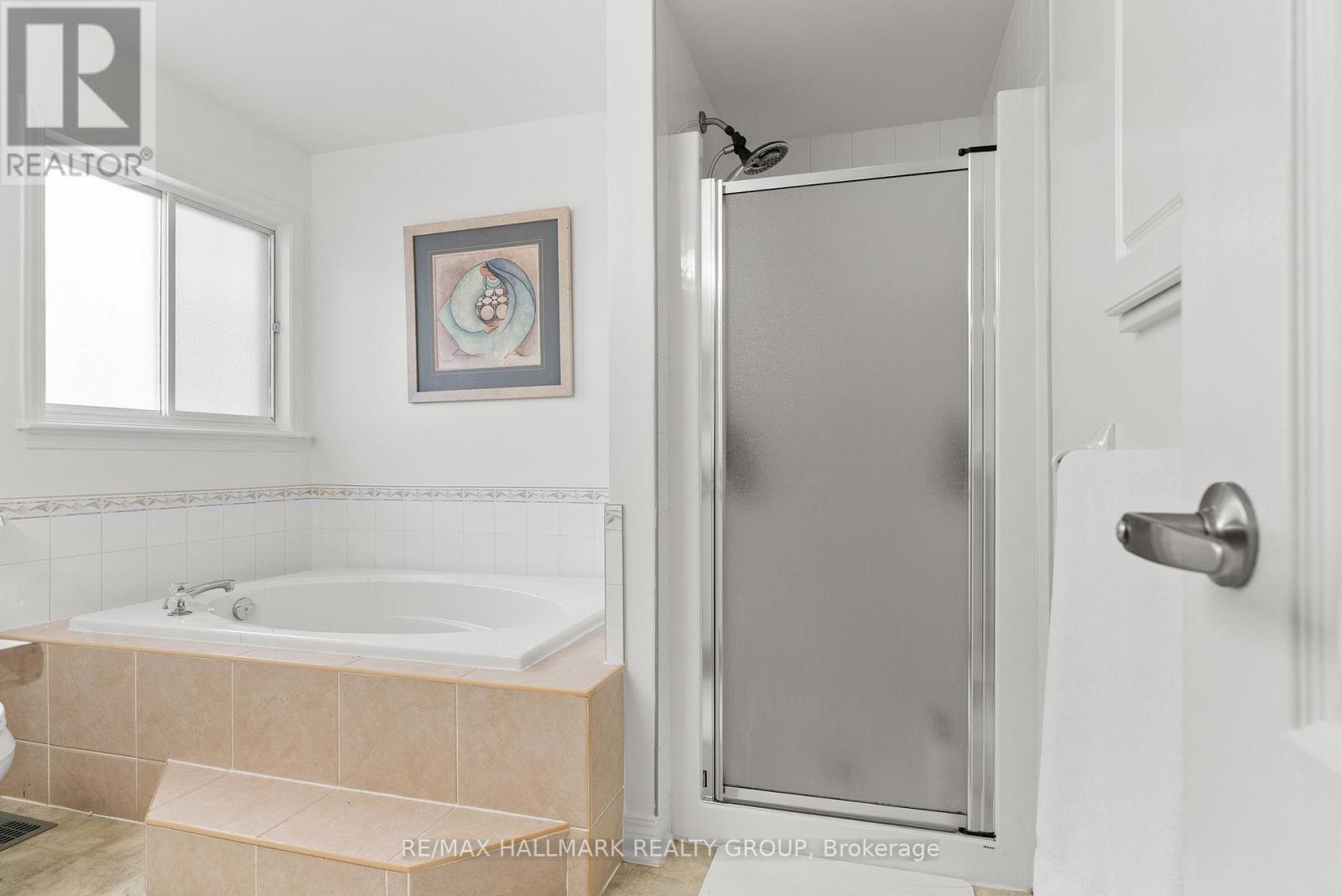 9 New Deighton Crescent, Ottawa, Ontario  K2G 6H7 - Photo 33 - X12690728