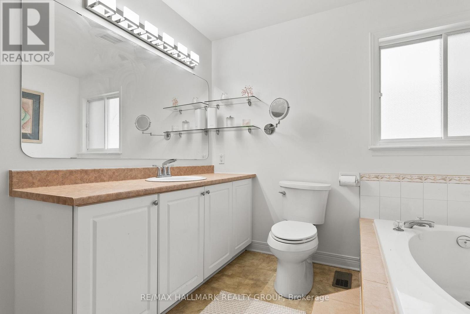 9 New Deighton Crescent, Ottawa, Ontario  K2G 6H7 - Photo 34 - X12690728