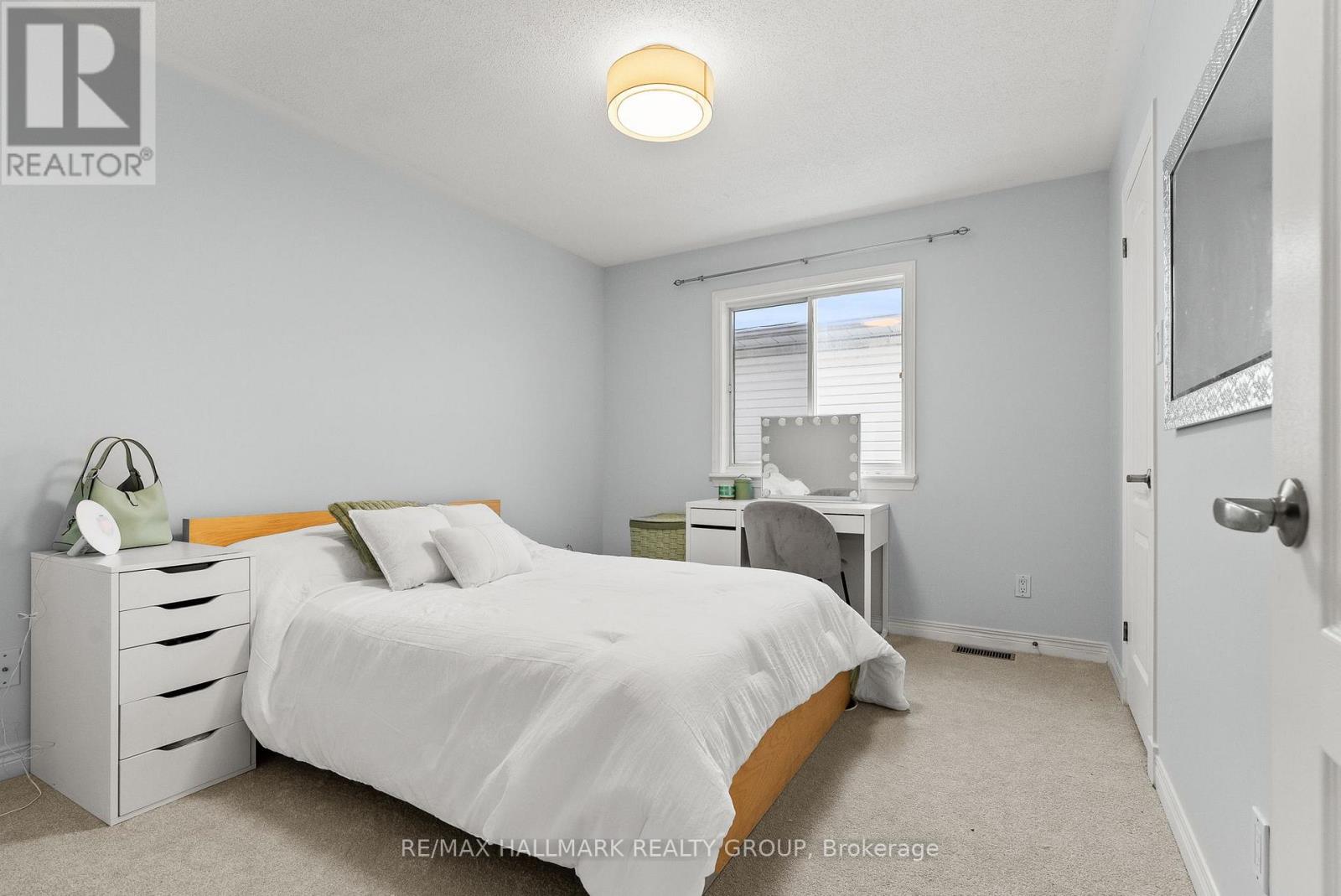 9 New Deighton Crescent, Ottawa, Ontario  K2G 6H7 - Photo 36 - X12690728