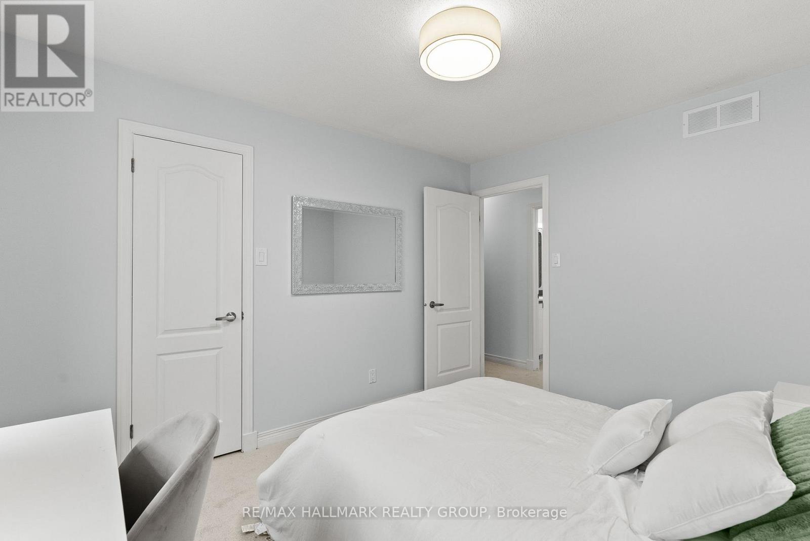 9 New Deighton Crescent, Ottawa, Ontario  K2G 6H7 - Photo 37 - X12690728