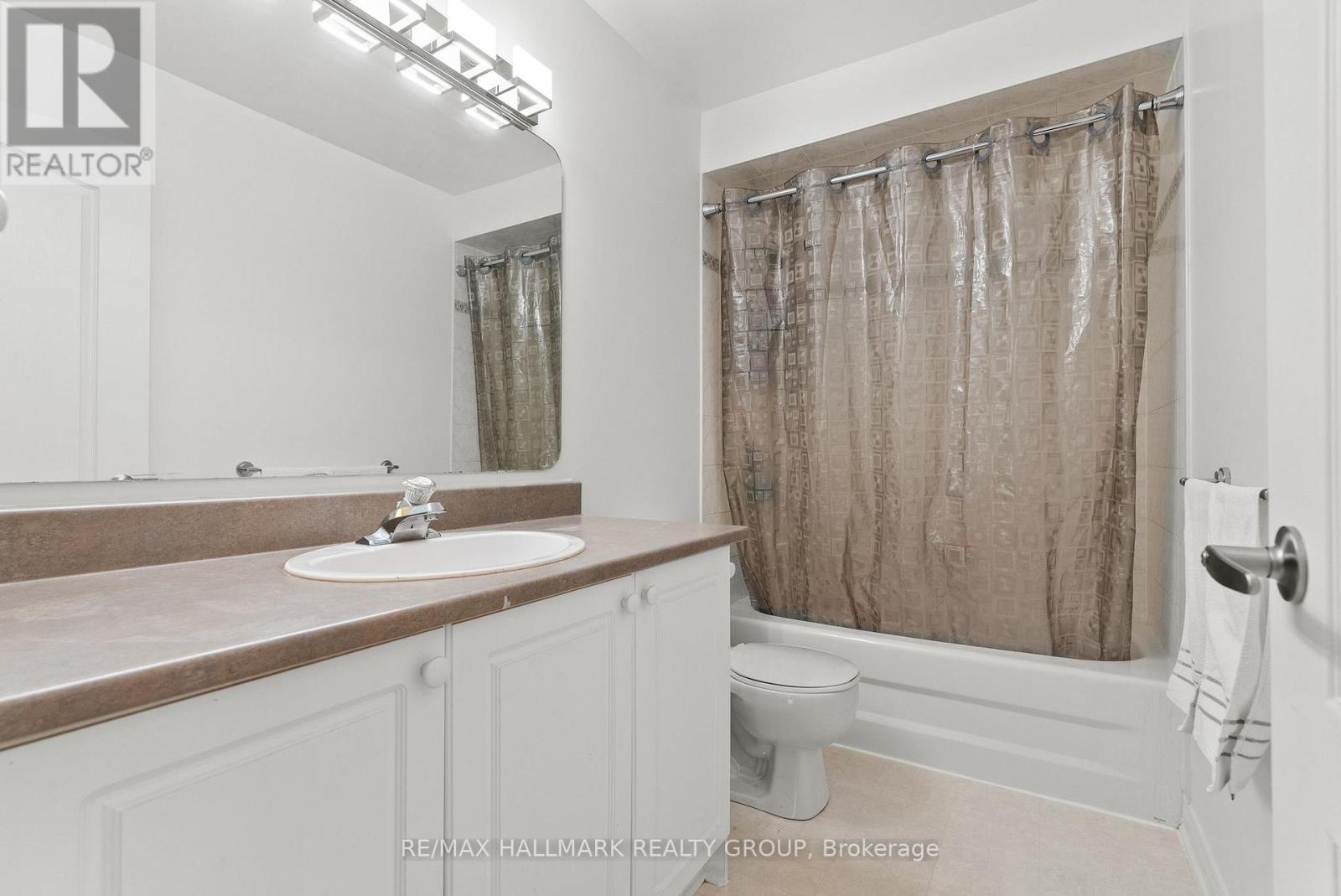 9 New Deighton Crescent, Ottawa, Ontario  K2G 6H7 - Photo 39 - X12690728