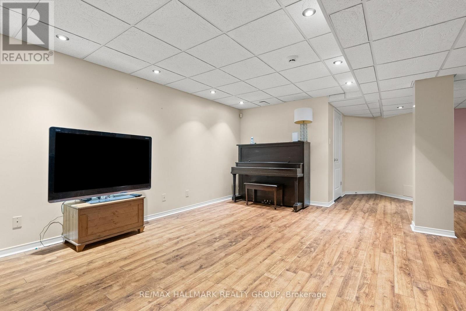 9 New Deighton Crescent, Ottawa, Ontario  K2G 6H7 - Photo 43 - X12690728