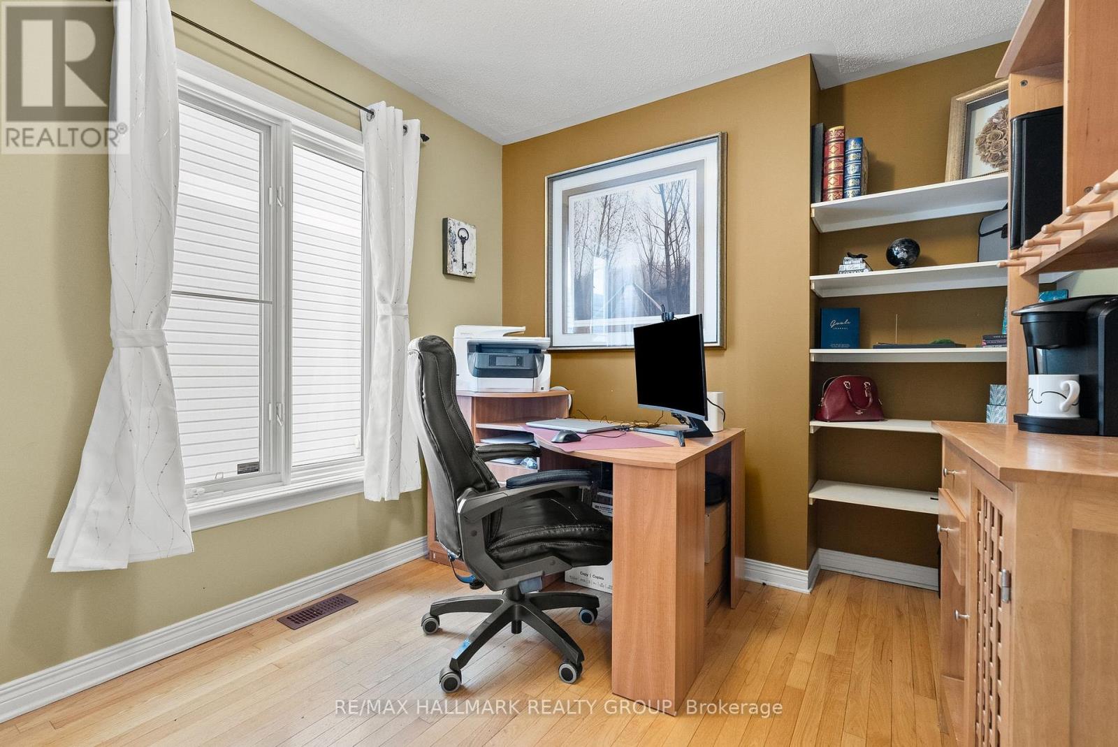 9 New Deighton Crescent, Ottawa, Ontario  K2G 6H7 - Photo 8 - X12690728