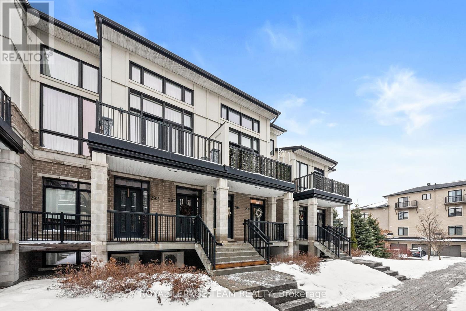 298 Pembina Private, Ottawa, Ontario K4M 0G7 - Photo 4 - X12690758