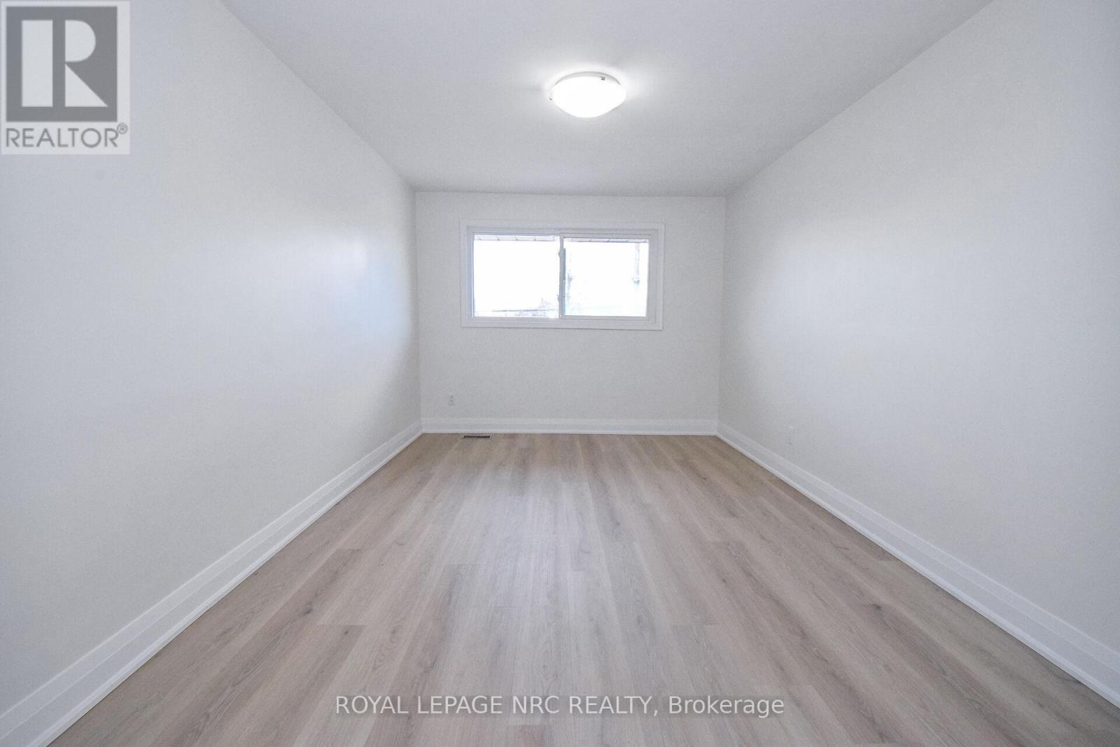 256 Scott Street, St. Catharines, Ontario  L2N 1H8 - Photo 18 - X12690486