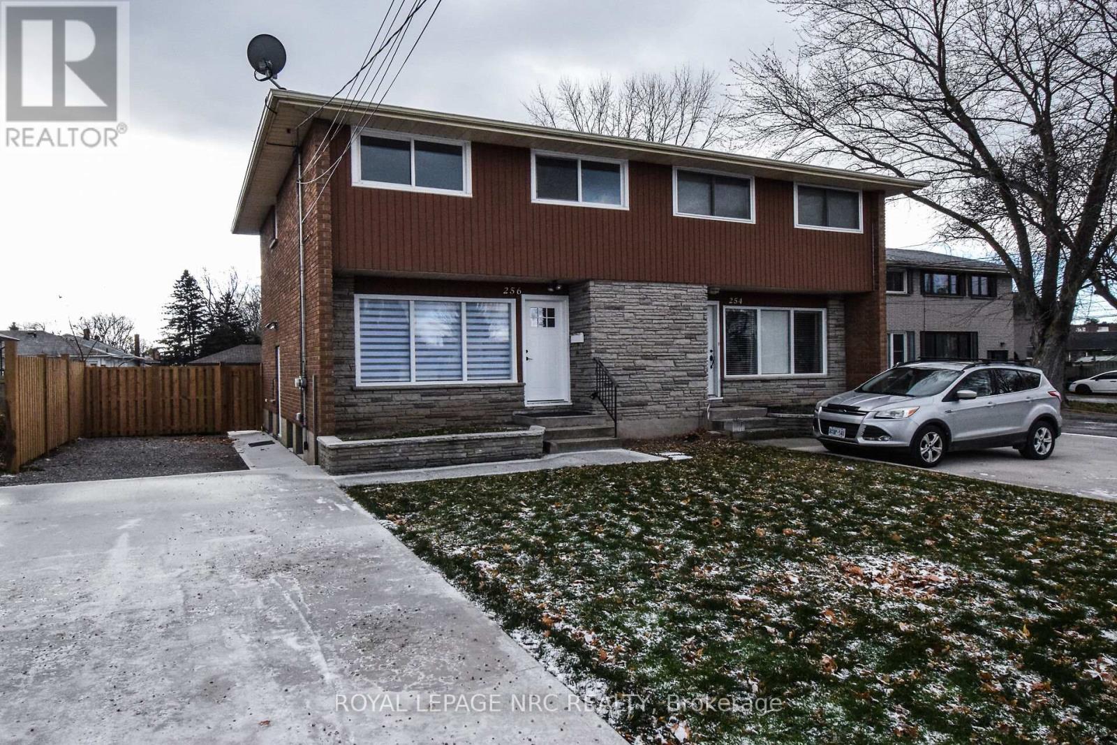 256 Scott Street, St. Catharines, Ontario  L2N 1H8 - Photo 2 - X12690486