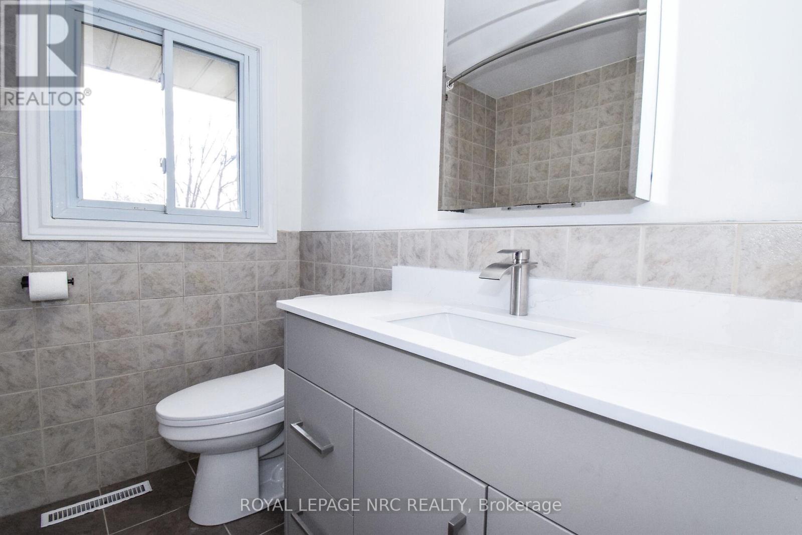 256 Scott Street, St. Catharines, Ontario  L2N 1H8 - Photo 23 - X12690486