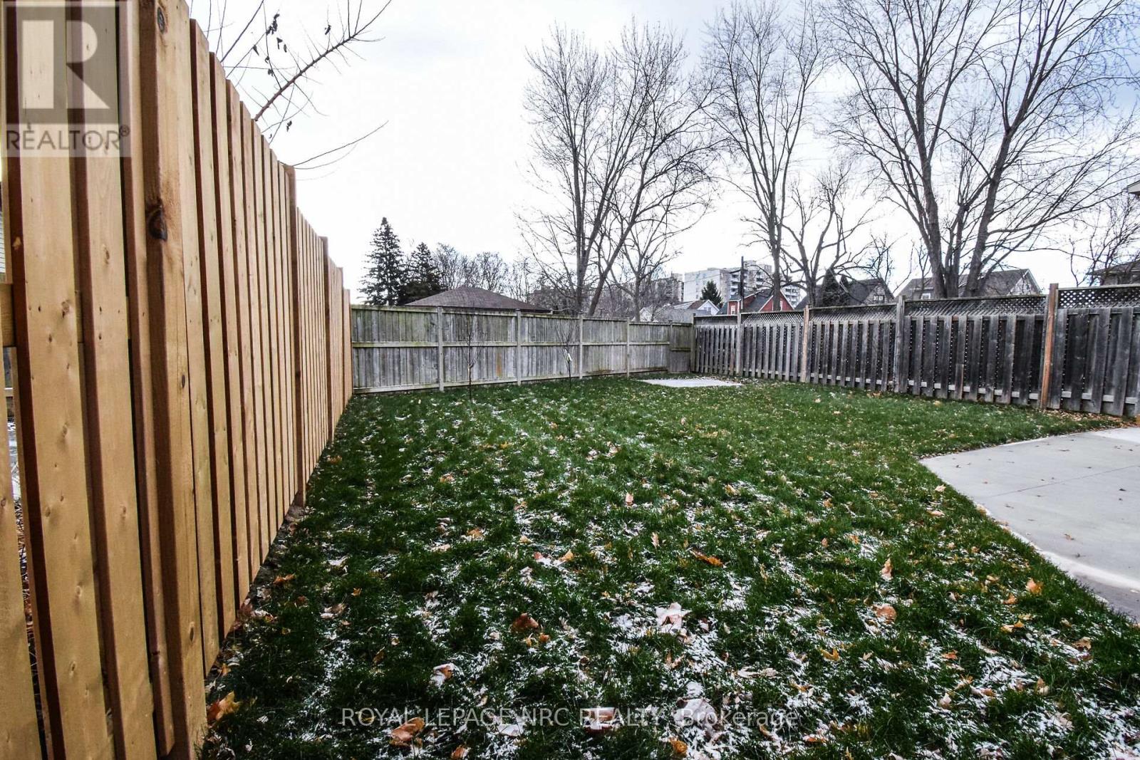 256 Scott Street, St. Catharines, Ontario  L2N 1H8 - Photo 32 - X12690486