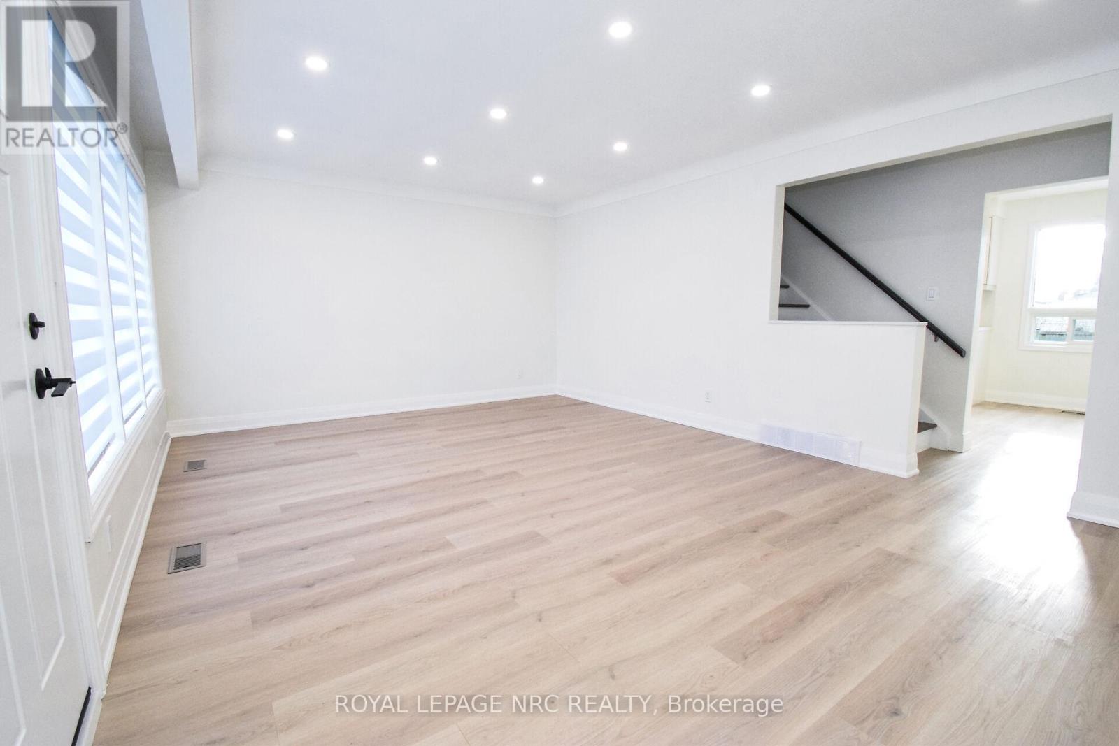 256 Scott Street, St. Catharines, Ontario  L2N 1H8 - Photo 5 - X12690486