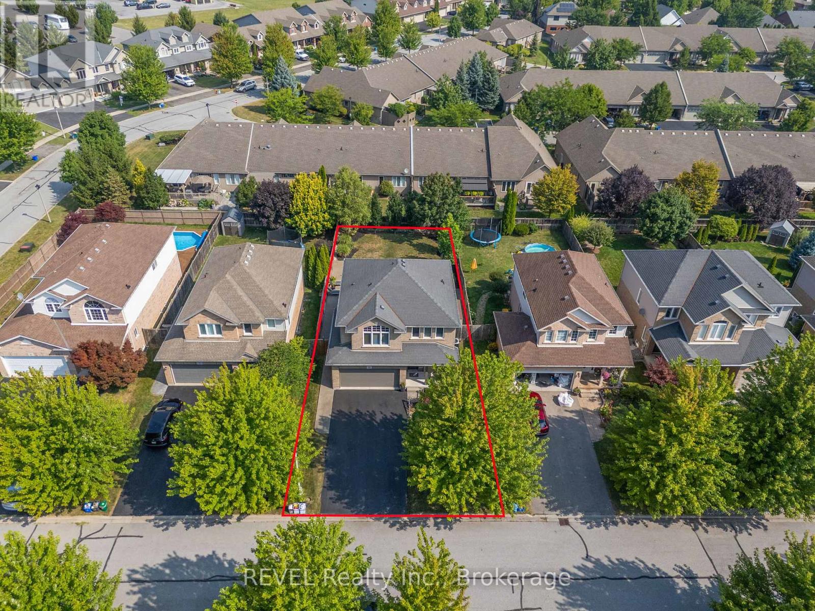 99 Loretta Drive, Niagara-On-The-Lake (Virgil), Ontario  L0S 1T0 - Photo 28 - X12690674