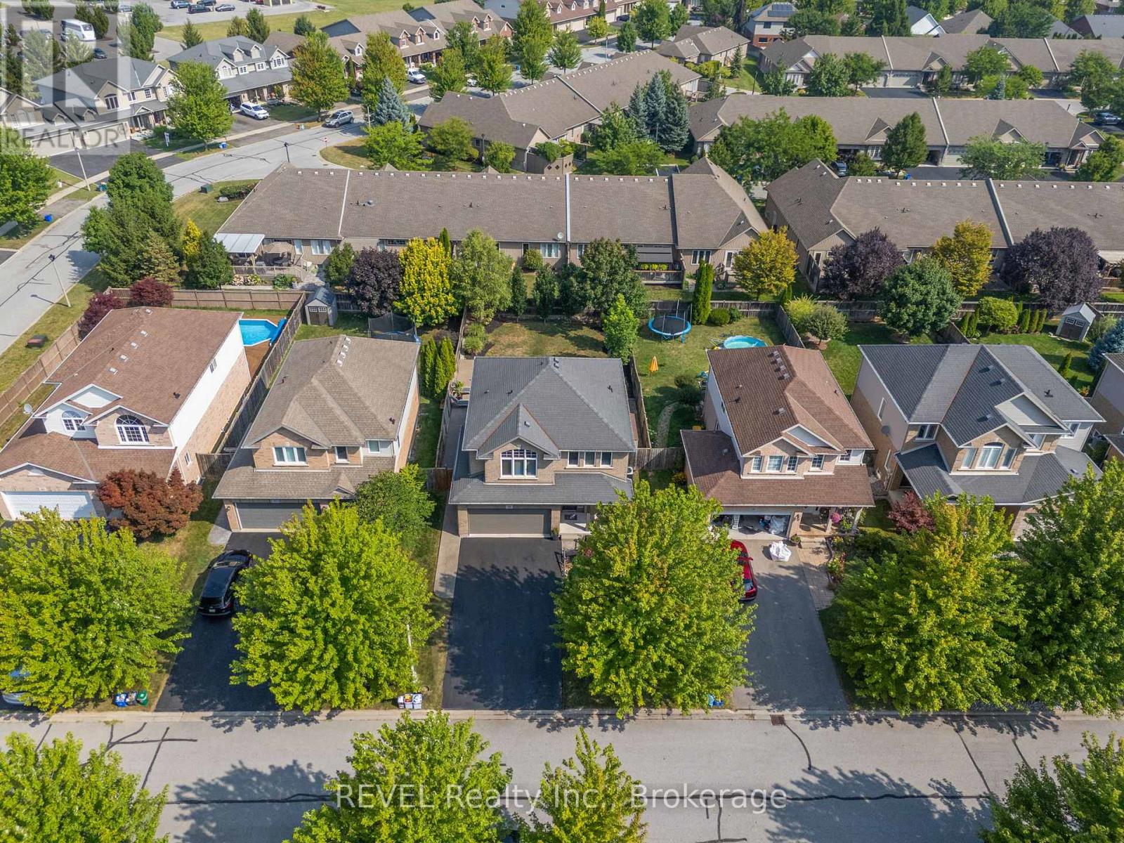 99 Loretta Drive, Niagara-On-The-Lake (Virgil), Ontario  L0S 1T0 - Photo 29 - X12690674