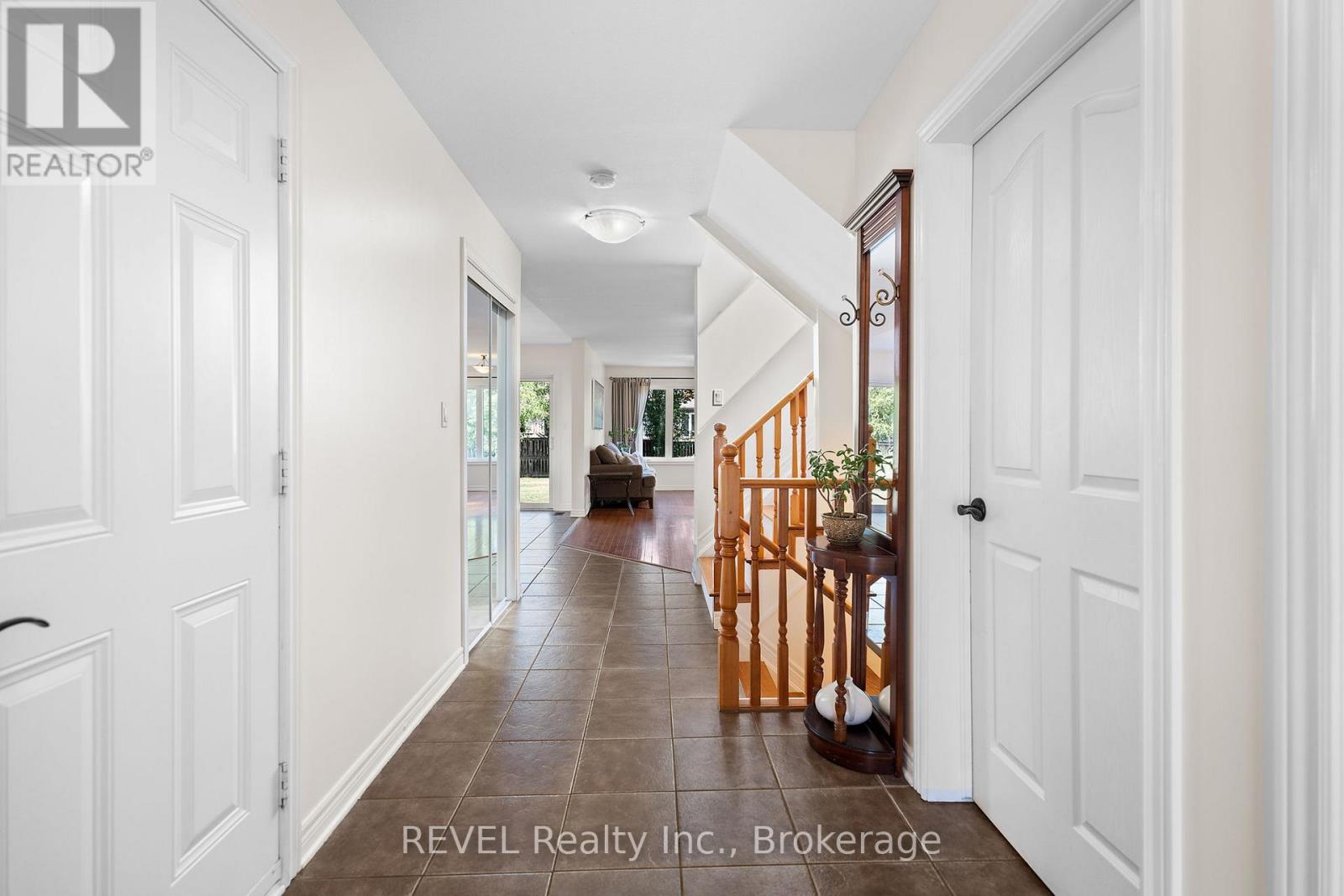 99 Loretta Drive, Niagara-On-The-Lake, Ontario  L0S 1T0 - Photo 6 - X12690674