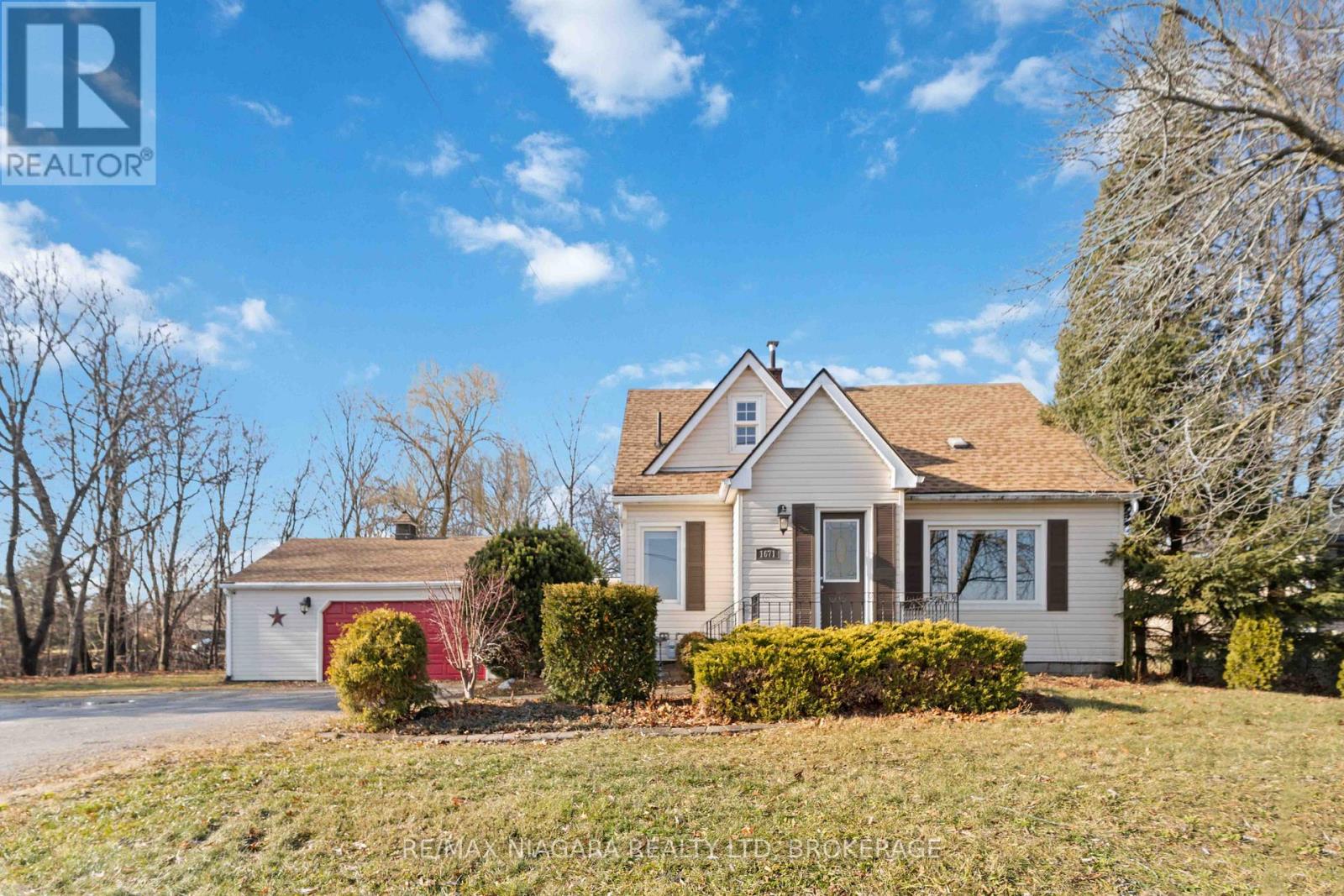 1671 Third Street Louth Street, St. Catharines, Ontario  L2R 6P9 - Photo 1 - X12690706