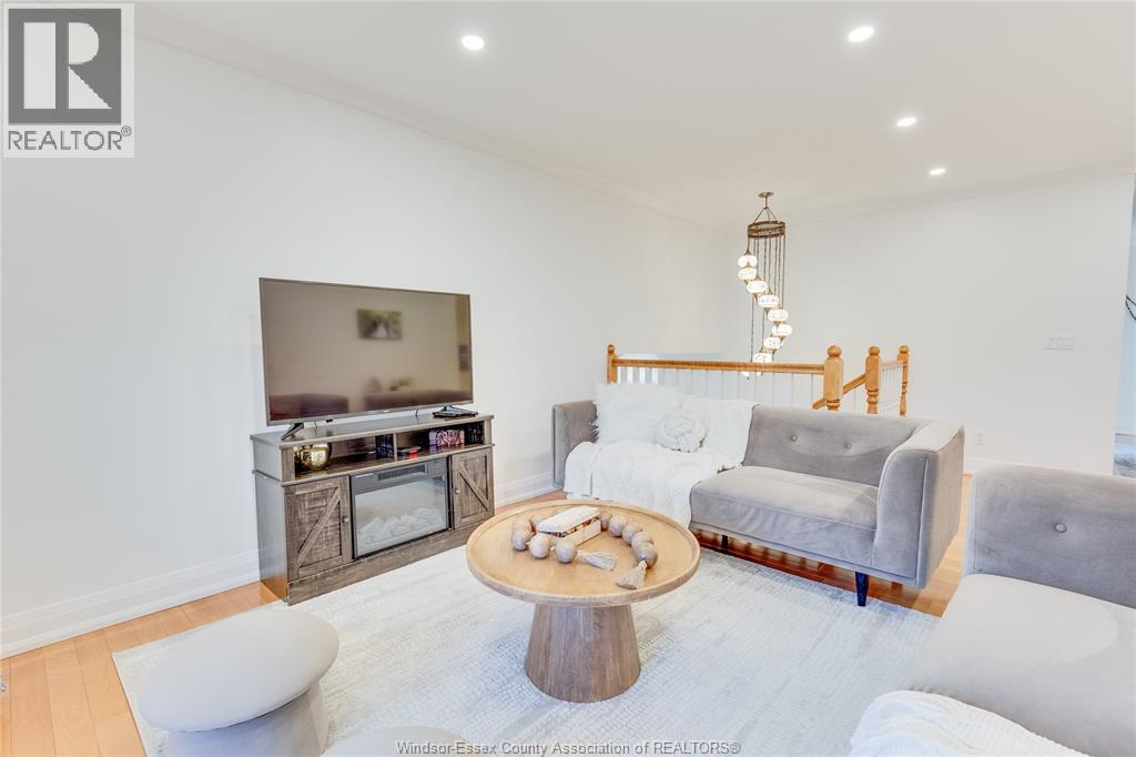 9577 Midfield Crescent, Windsor, Ontario  N8R 1W9 - Photo 10 - 26000931