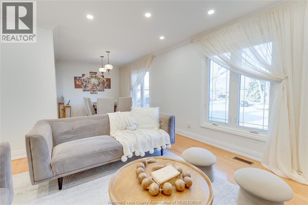 9577 Midfield Crescent, Windsor, Ontario  N8R 1W9 - Photo 13 - 26000931