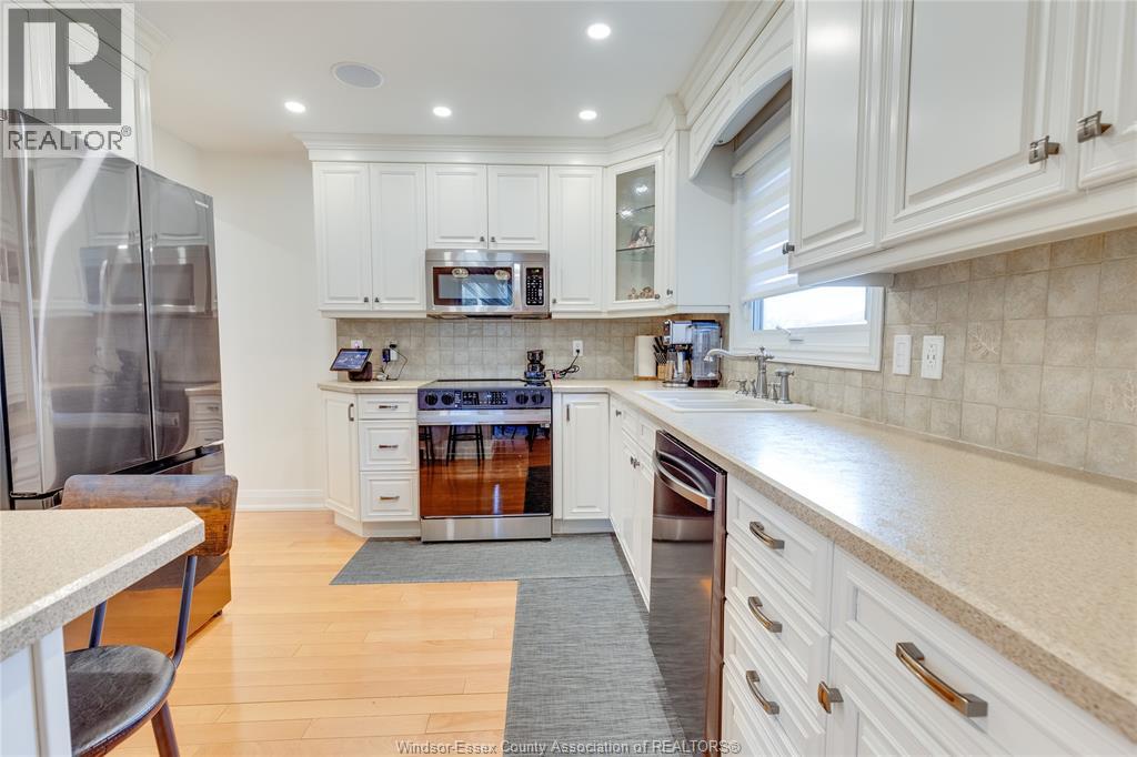 9577 Midfield Crescent, Windsor, Ontario  N8R 1W9 - Photo 18 - 26000931