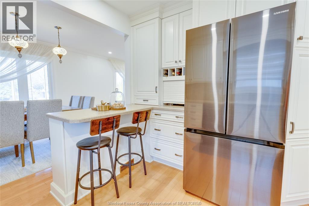 9577 Midfield Crescent, Windsor, Ontario  N8R 1W9 - Photo 22 - 26000931