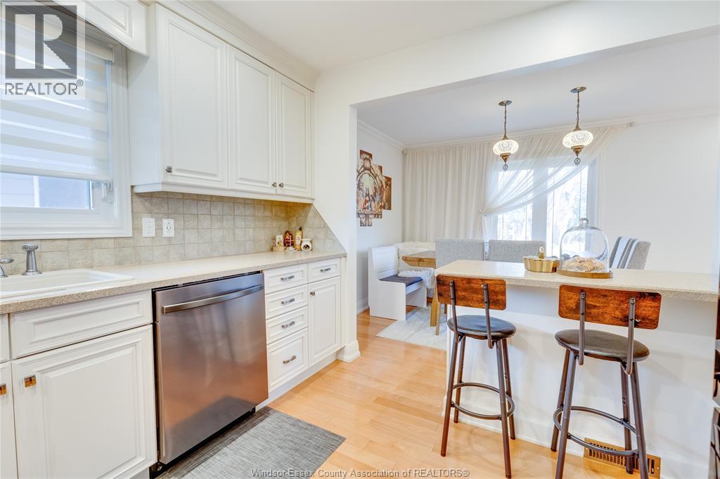 9577 Midfield Crescent, Windsor, Ontario  N8R 1W9 - Photo 23 - 26000931