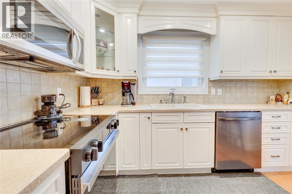 9577 Midfield Crescent, Windsor, Ontario  N8R 1W9 - Photo 24 - 26000931