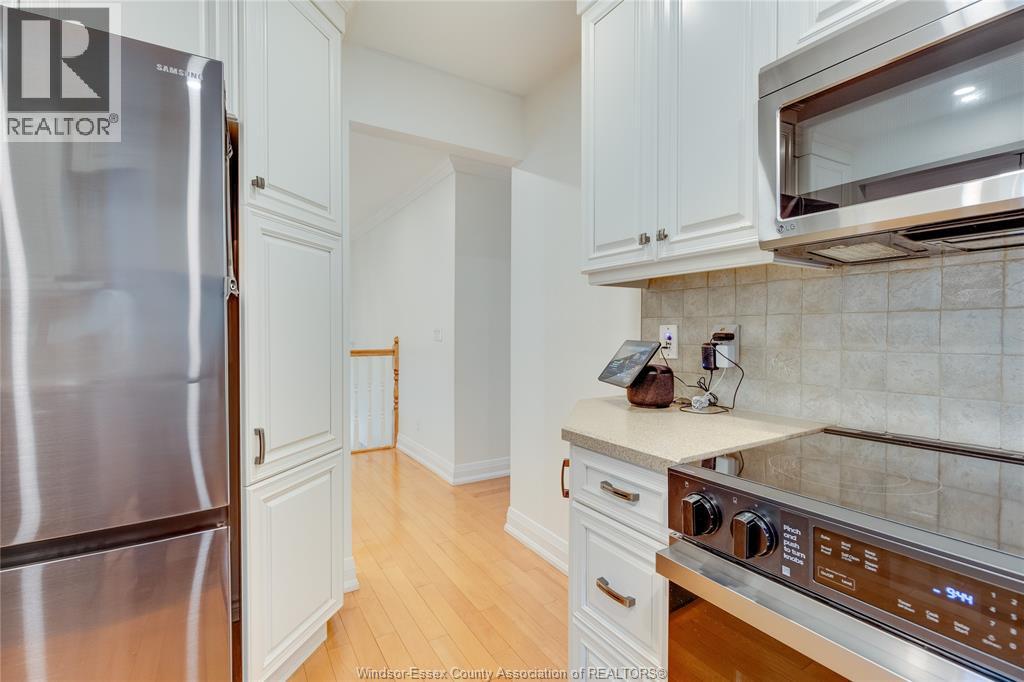 9577 Midfield Crescent, Windsor, Ontario  N8R 1W9 - Photo 25 - 26000931