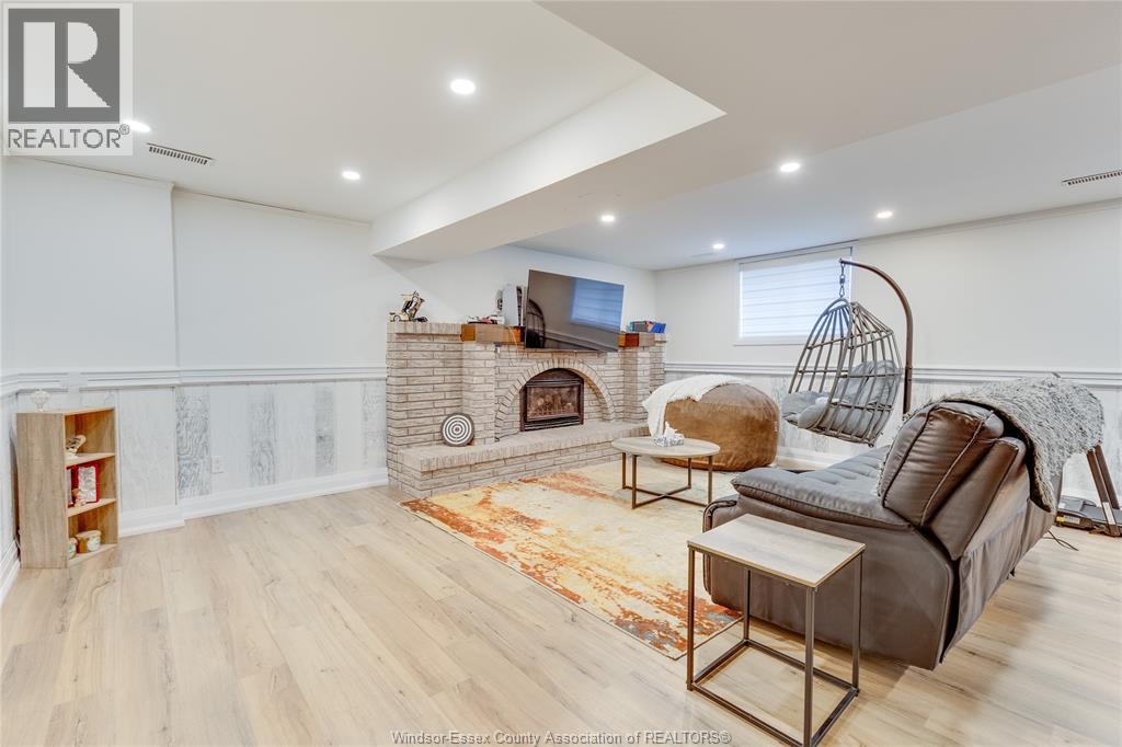 9577 Midfield Crescent, Windsor, Ontario  N8R 1W9 - Photo 37 - 26000931