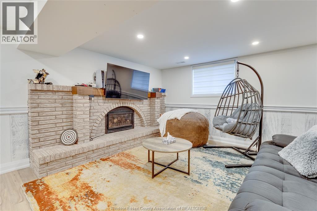 9577 Midfield Crescent, Windsor, Ontario  N8R 1W9 - Photo 38 - 26000931