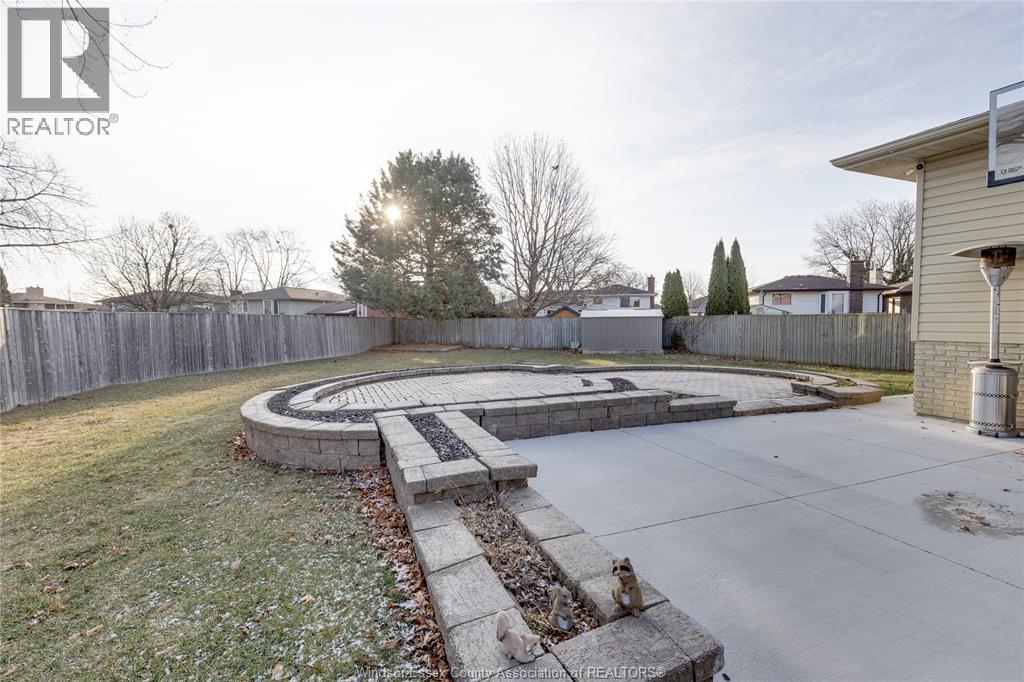 9577 Midfield Crescent, Windsor, Ontario  N8R 1W9 - Photo 44 - 26000931